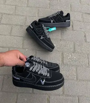 Premium Men’s Designer Sneakers – Stylish & Trendy