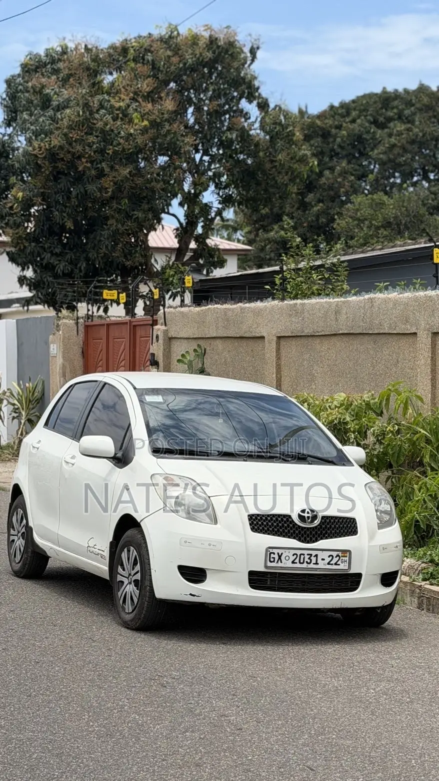 Toyota Yaris Base Hatchback 5dr 2010 White