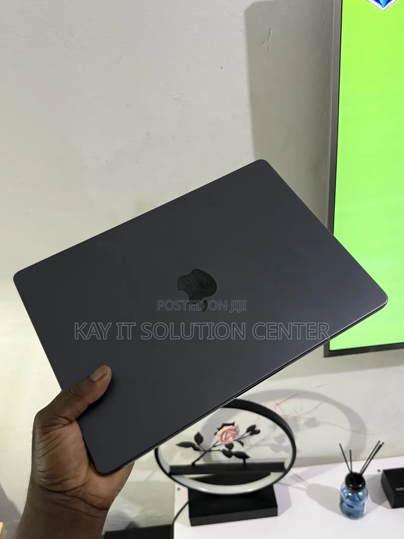 Laptop Apple MacBook Pro 2024 M4 16GB Apple M4 SSD 512GB