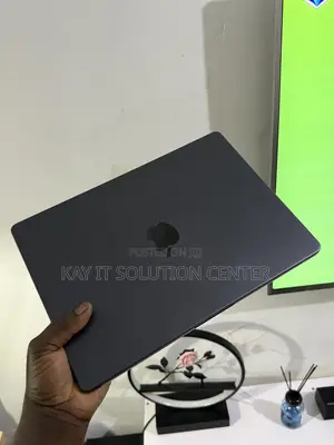 Laptop Apple MacBook Pro 2024 M4 16GB Apple M4 SSD 512GB