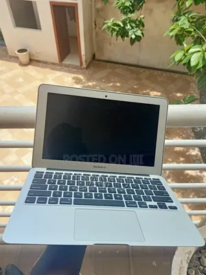 Laptop Apple MacBook Air 4GB Intel Core i5 SSD 128GB