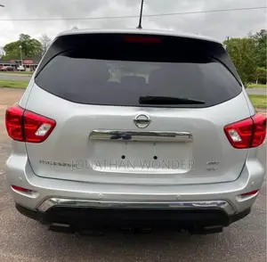Nissan Pathfinder SL 4dr 4x4 (3.5L 6cyl) 2017 Silver