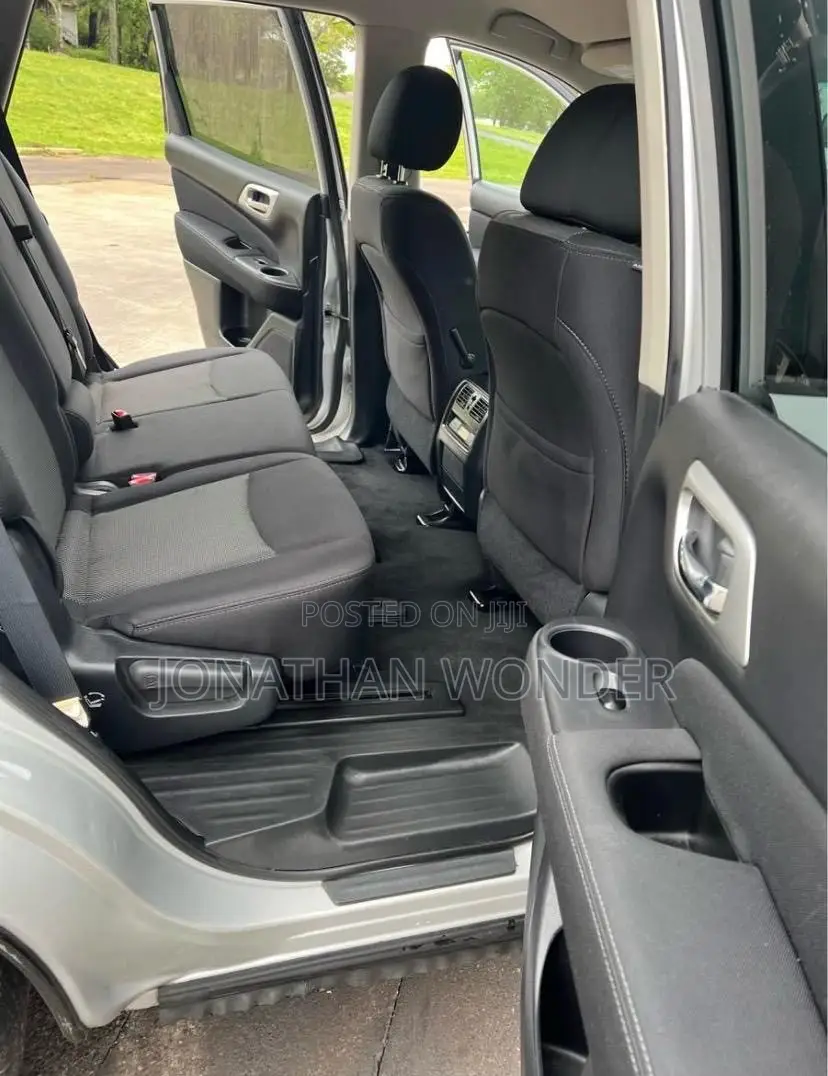 Nissan Pathfinder SL 4dr 4x4 (3.5L 6cyl) 2017 Silver