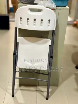 Whte Folding Chair