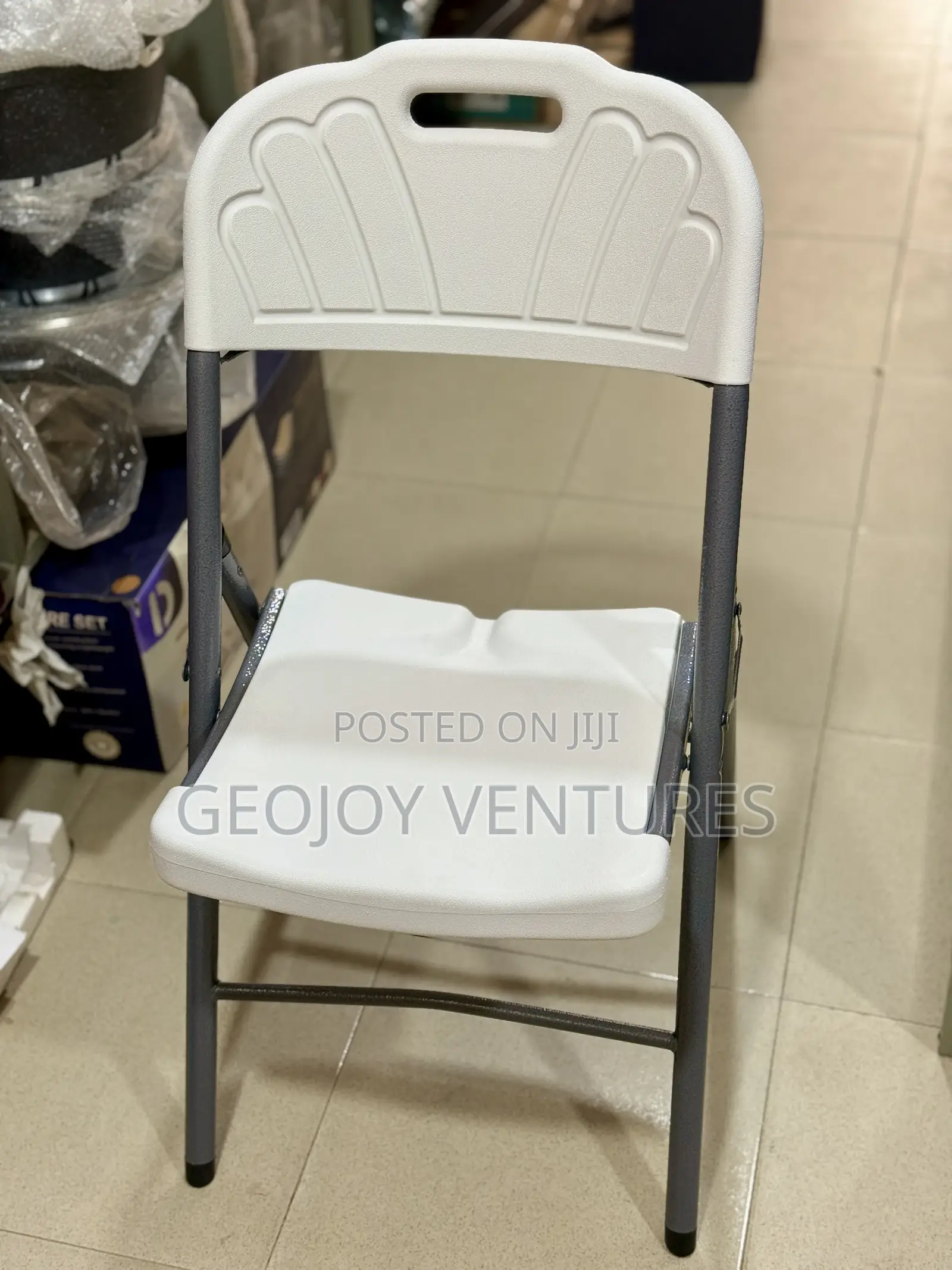 Whte Folding Chair