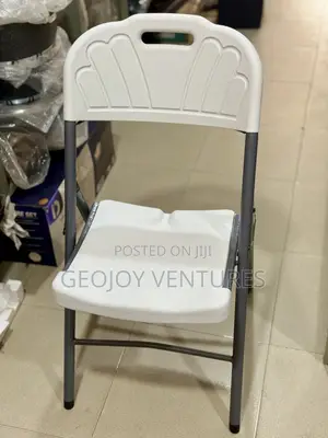 Whte Folding Chair