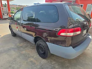 Toyota Sienna 1999 Brown