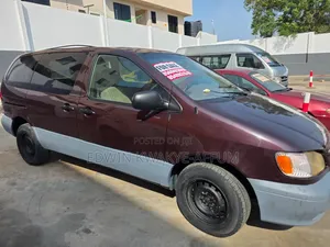 Toyota Sienna 1999 Brown
