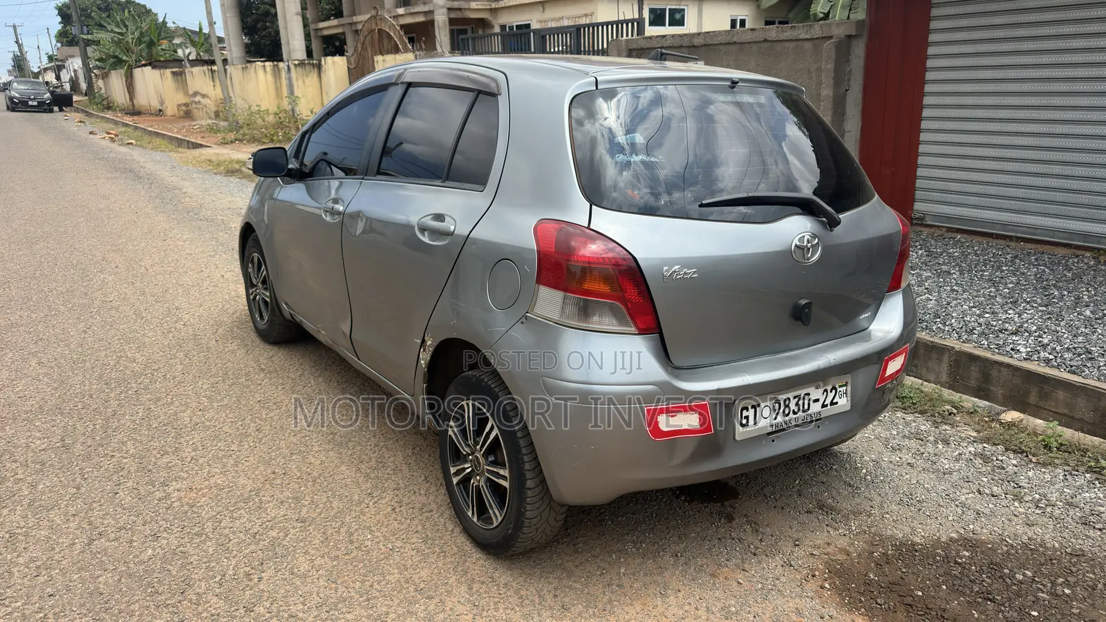 Toyota Yaris Base Hatchback 5dr 2010 Gray