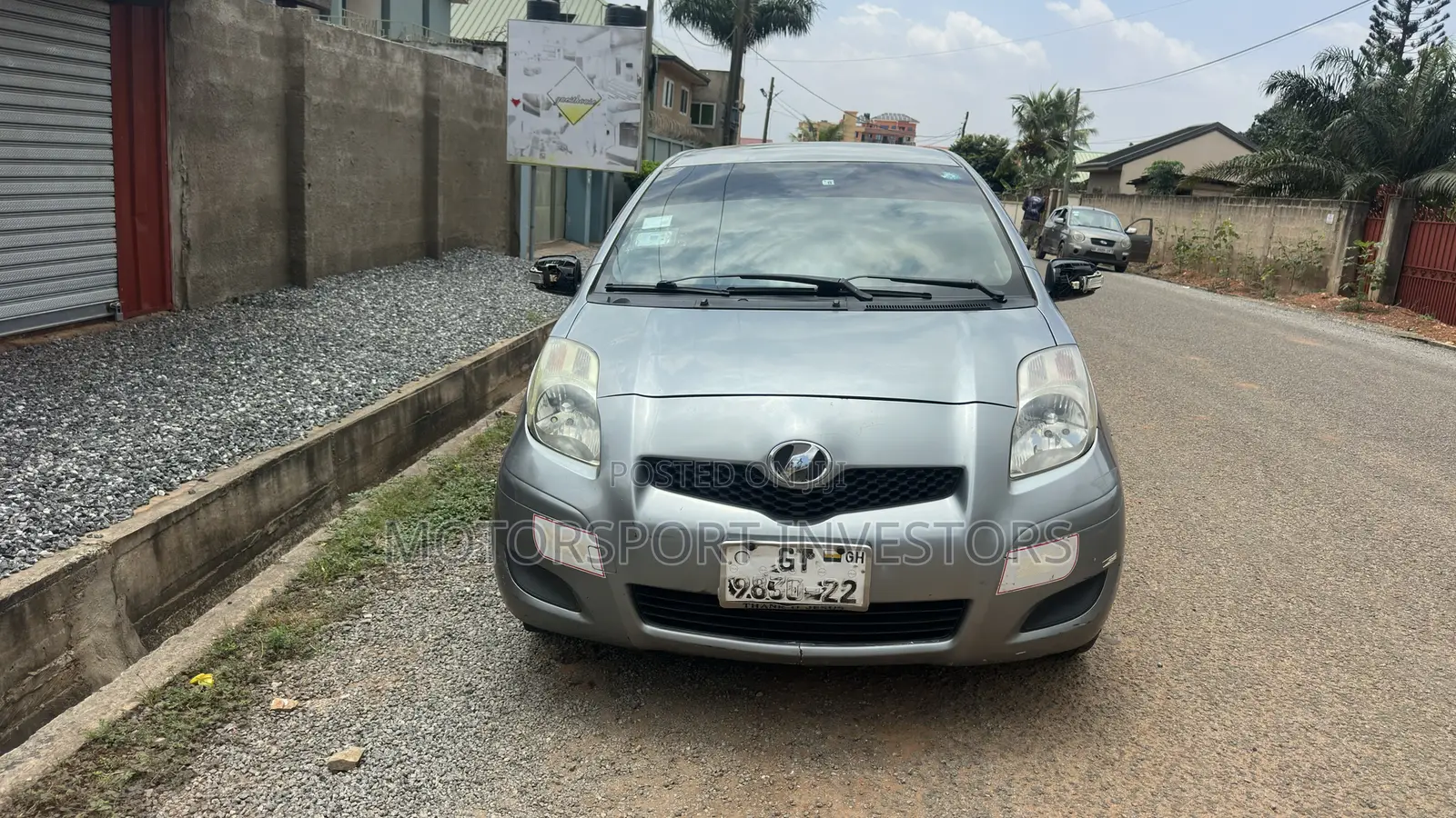 Toyota Yaris Base Hatchback 5dr 2010 Gray