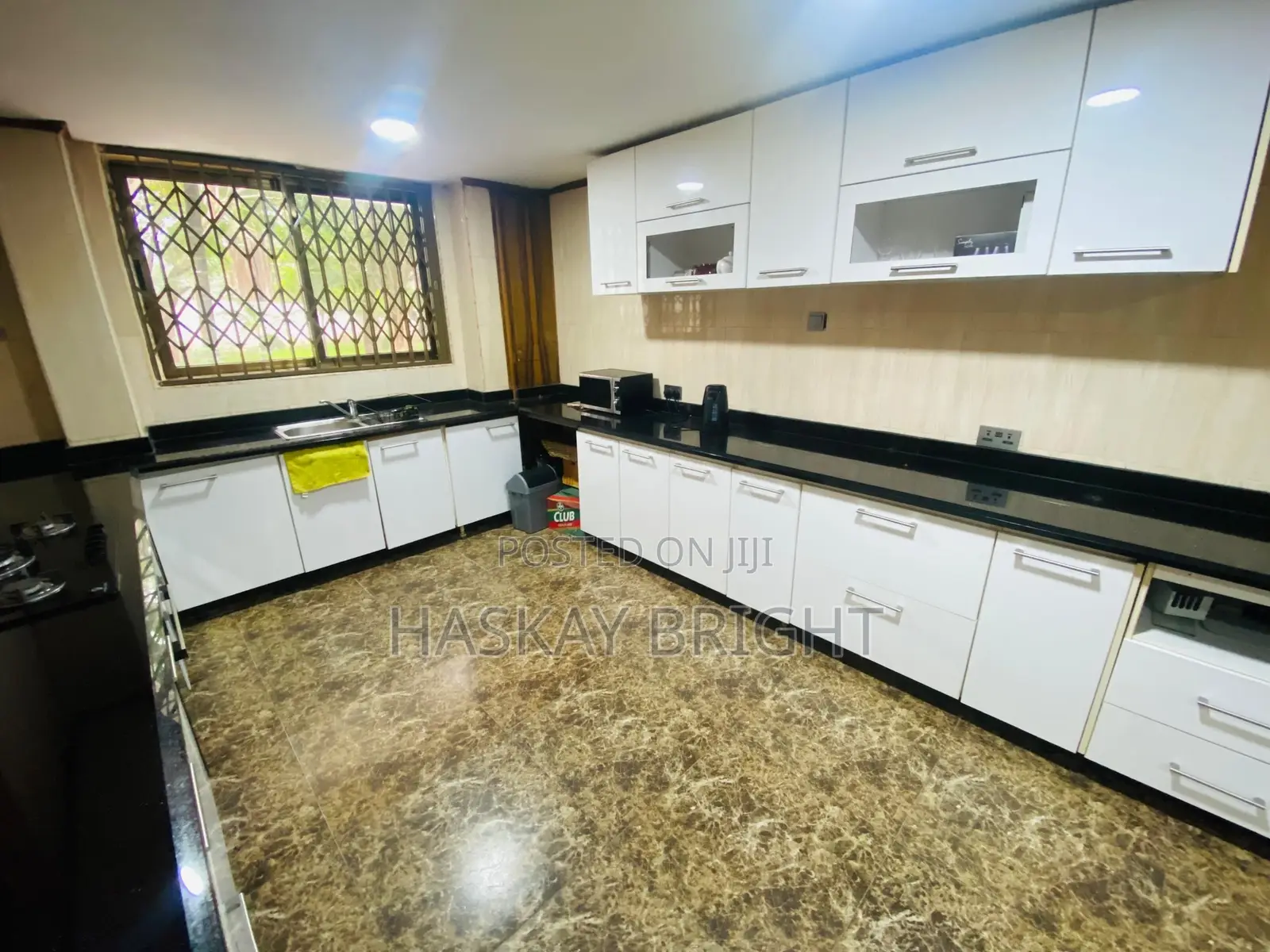 10bdrm House in Cantonments for rent