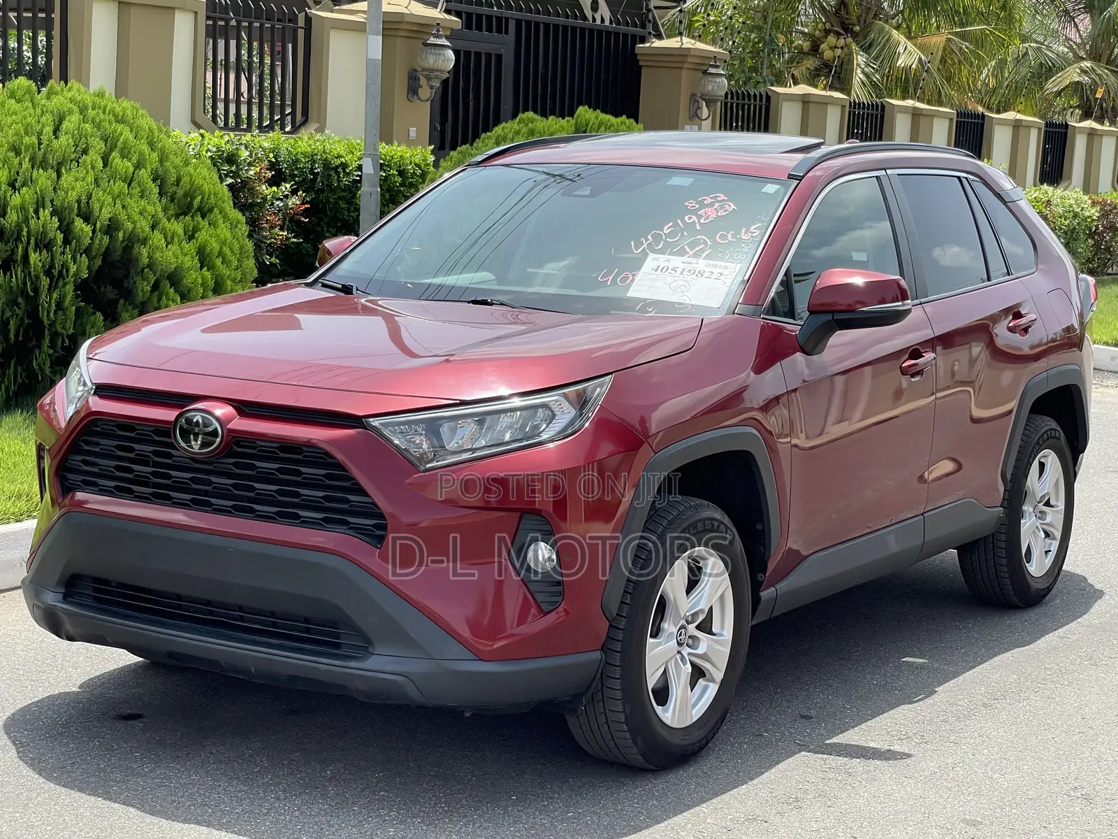 Toyota RAV4 XLE 2021 Red