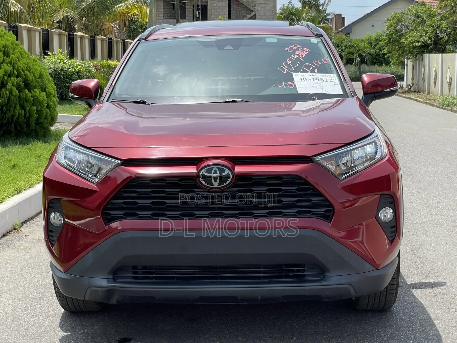 Toyota RAV4 XLE 2021 Red