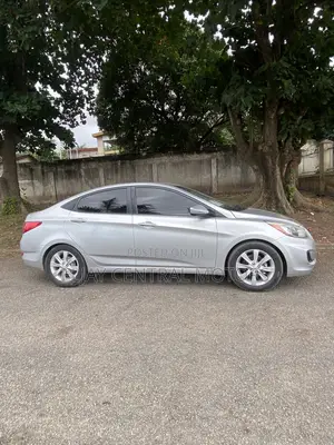 Hyundai Accent SE Sedan 2016 Silver