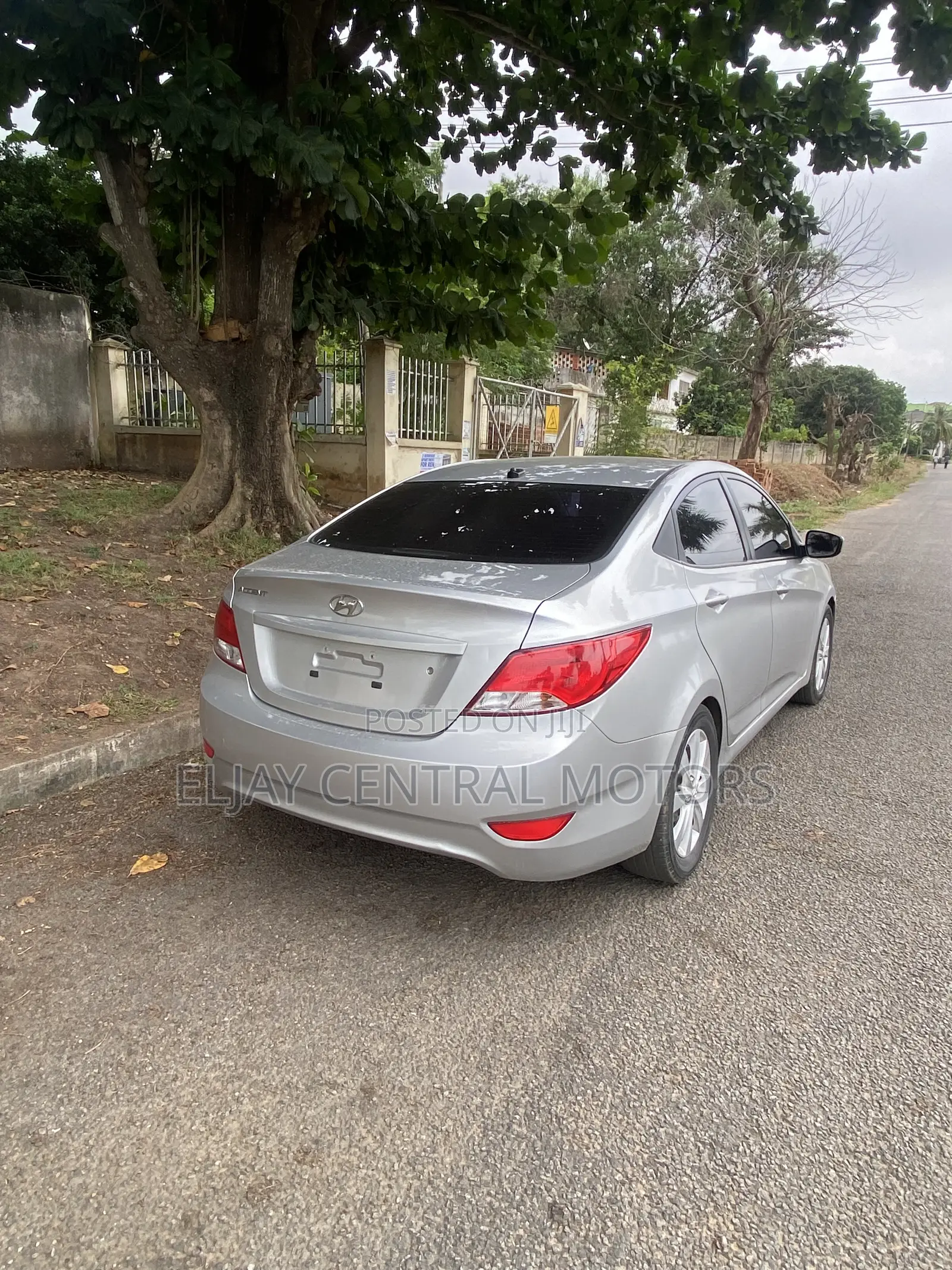 Hyundai Accent SE Sedan 2016 Silver