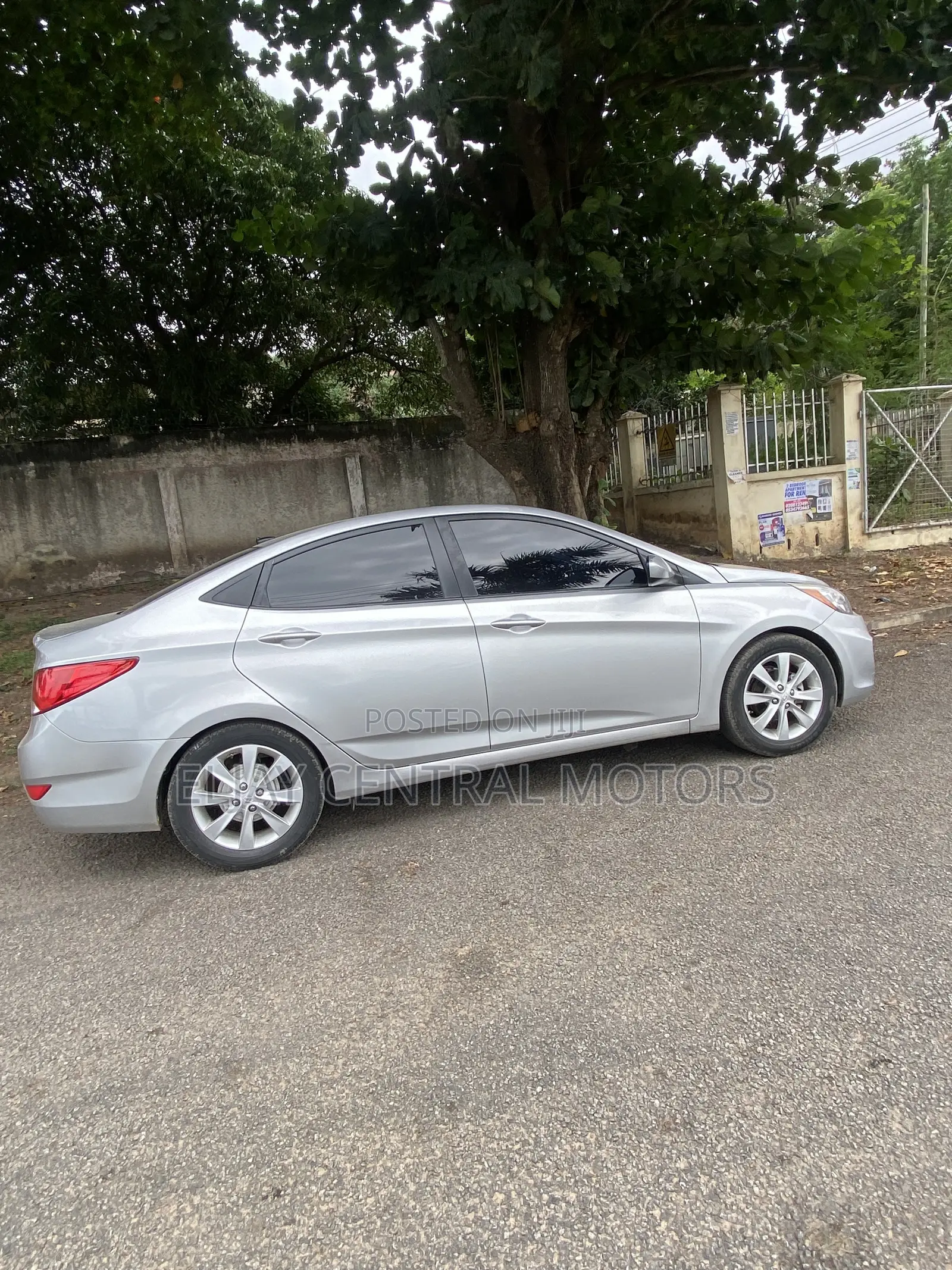 Hyundai Accent SE Sedan 2016 Silver