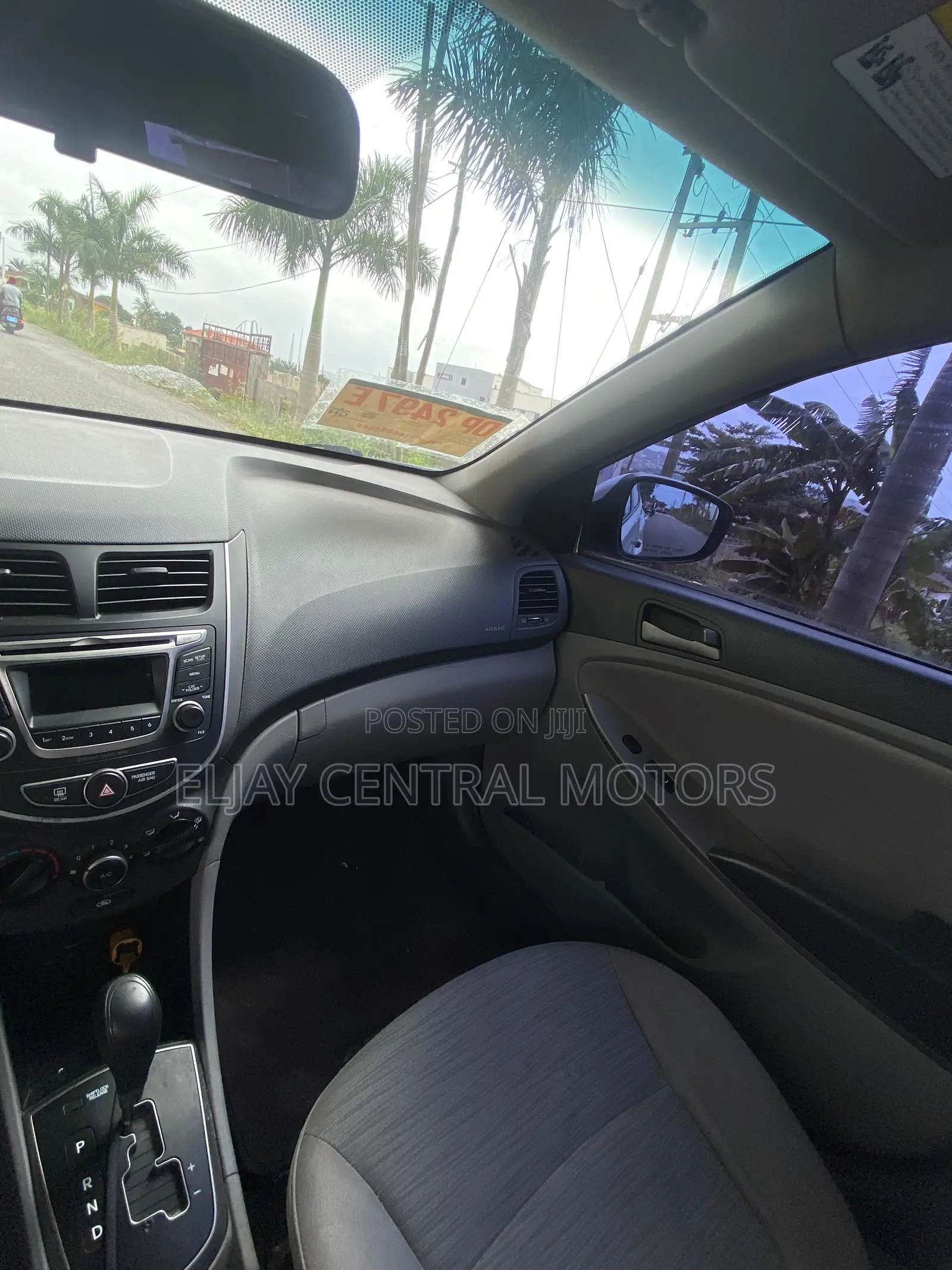 Hyundai Accent SE Sedan 2016 Silver
