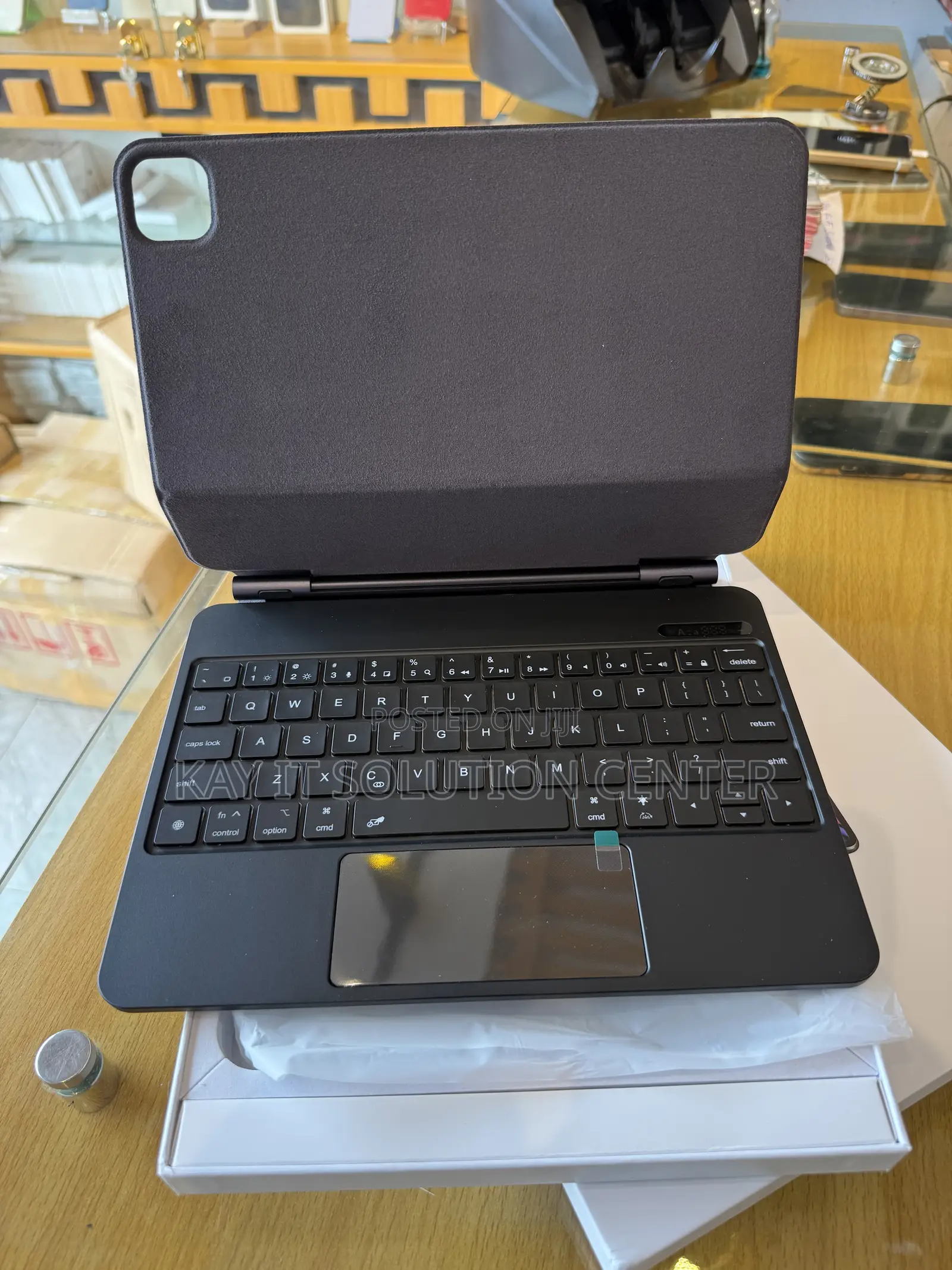 Magnetic Keyboard for iPad