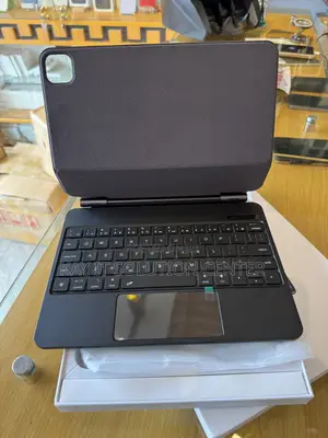 Magnetic Keyboard for iPad