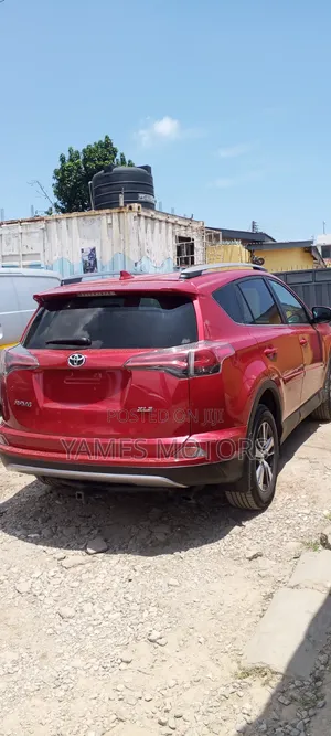 Toyota RAV4 2017 Red