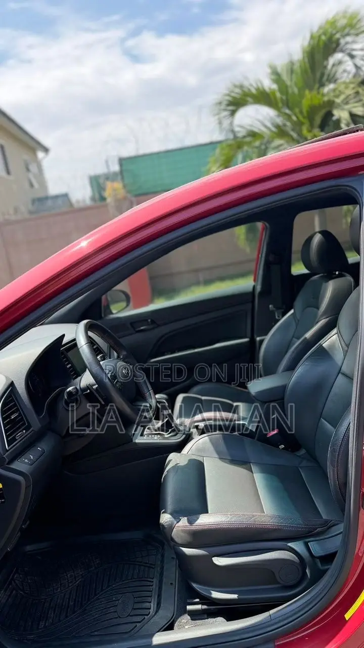 Hyundai Elantra Sport 2018 Red