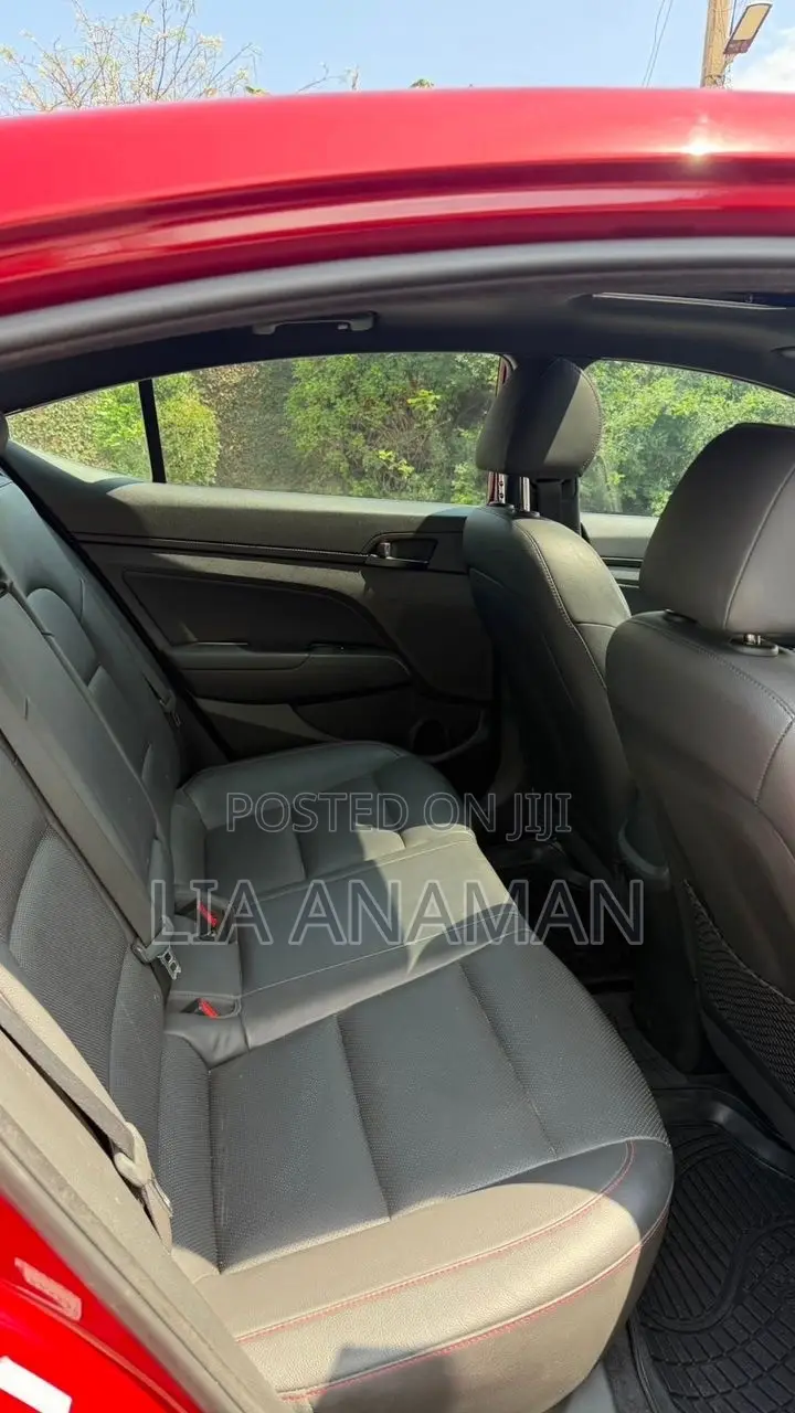Hyundai Elantra Sport 2018 Red