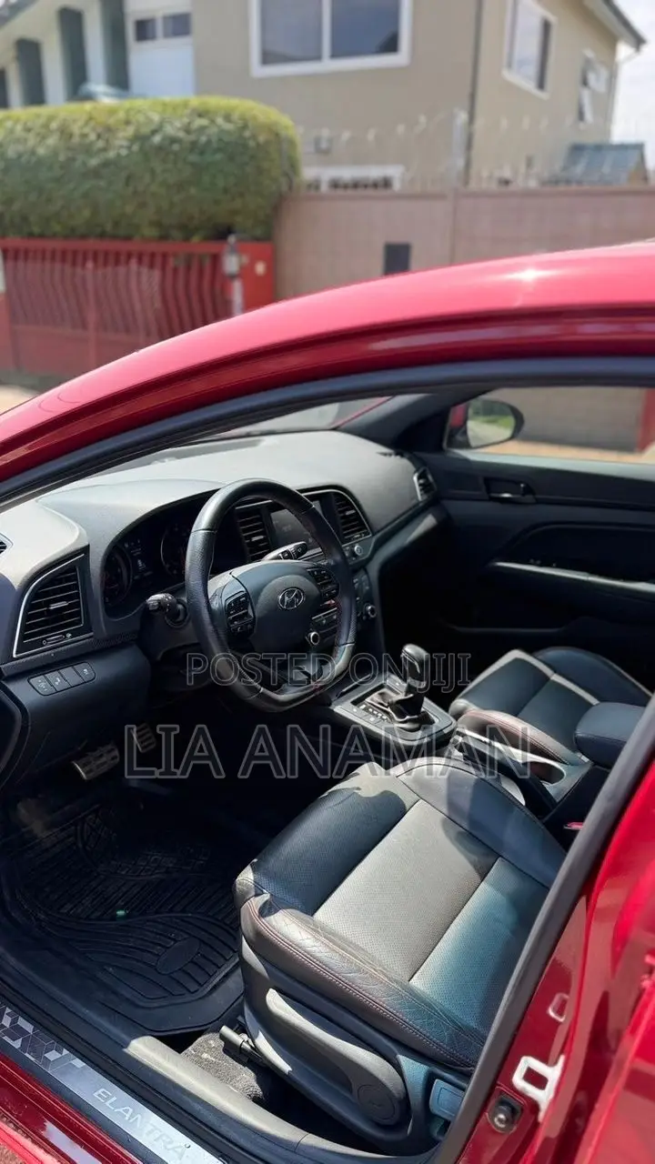 Hyundai Elantra Sport 2018 Red