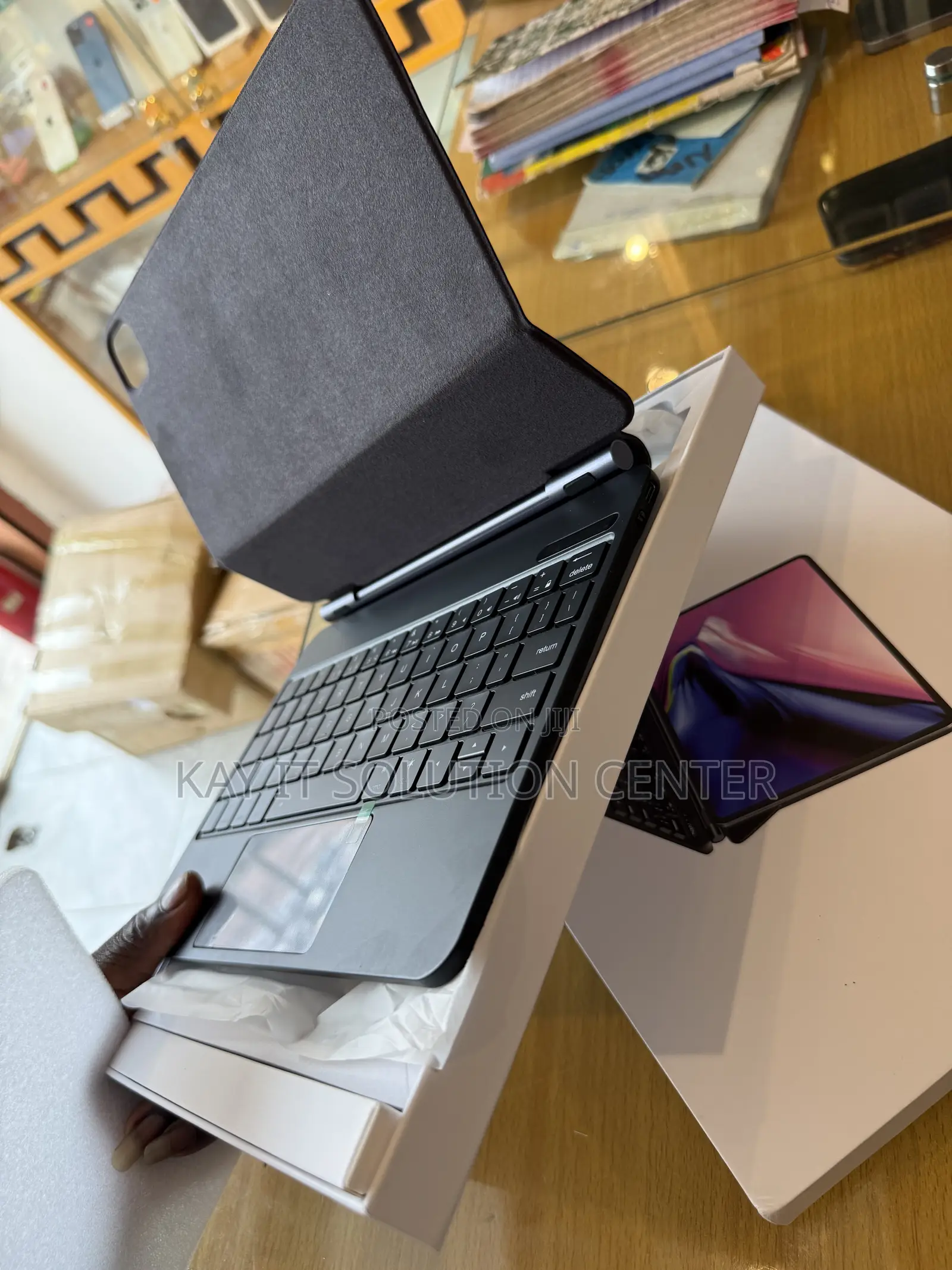 Magnetic Keyboard for iPad