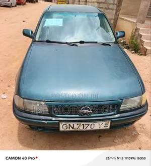 Opel Astra 1997 Green