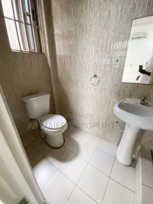 4bdrm Apartment in Ab Majesty, School Junction for rent