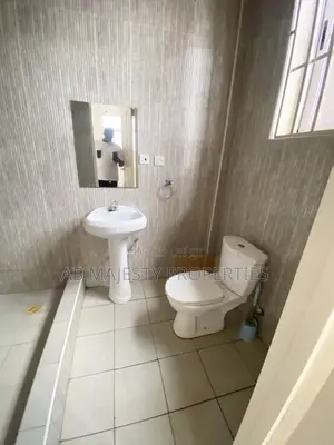 4bdrm Apartment in Ab Majesty, School Junction for rent