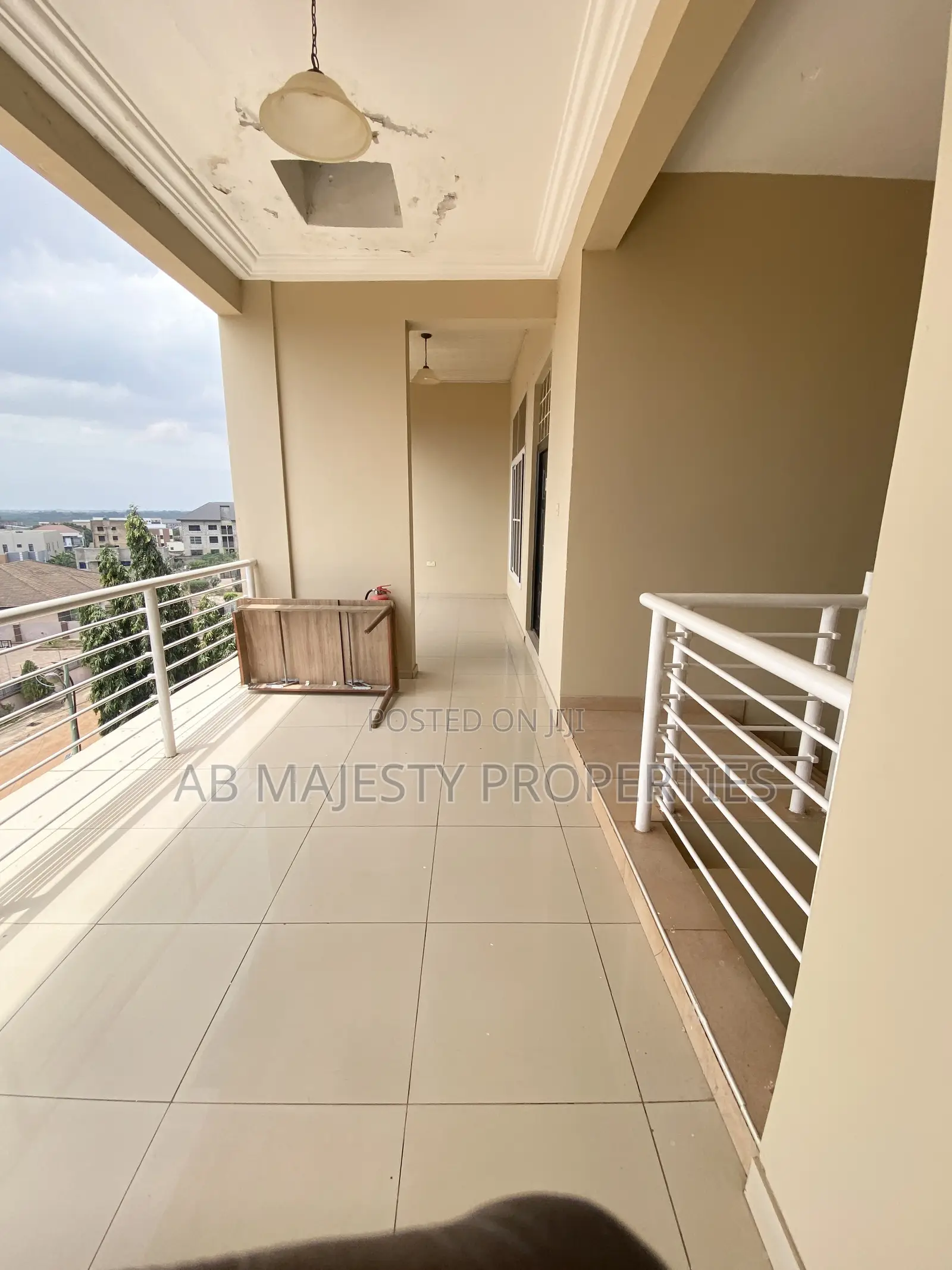 4bdrm Apartment in Ab Majesty, School Junction for rent