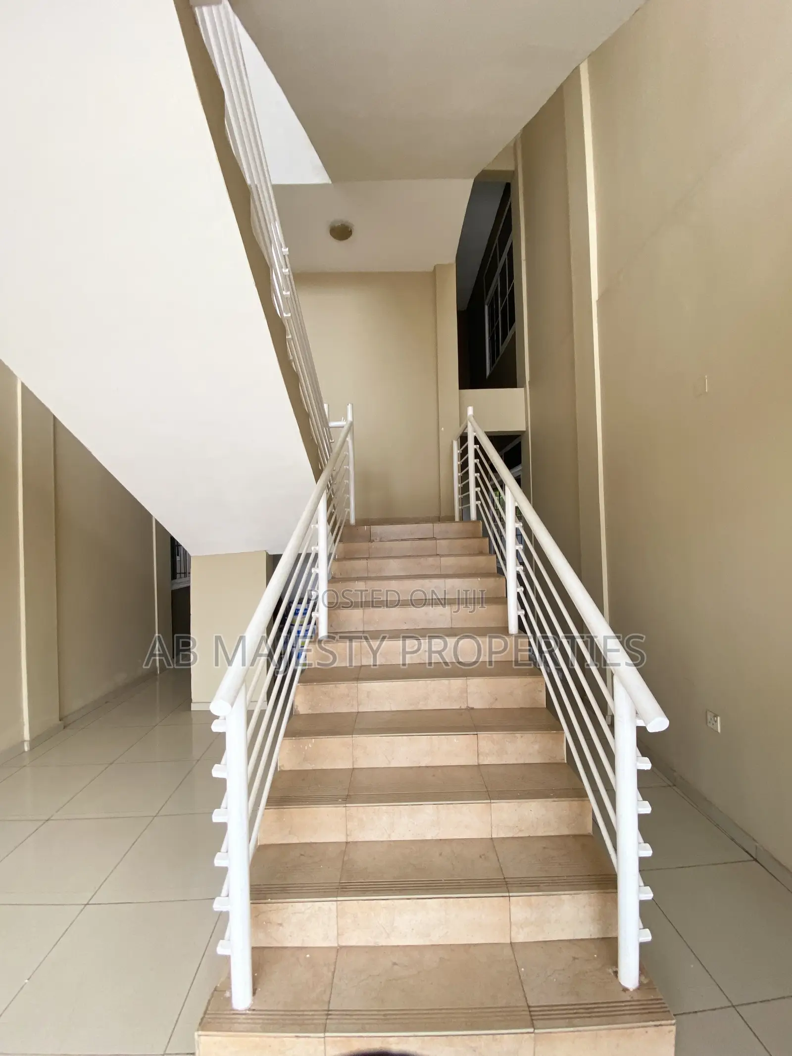 4bdrm Apartment in Ab Majesty, School Junction for rent