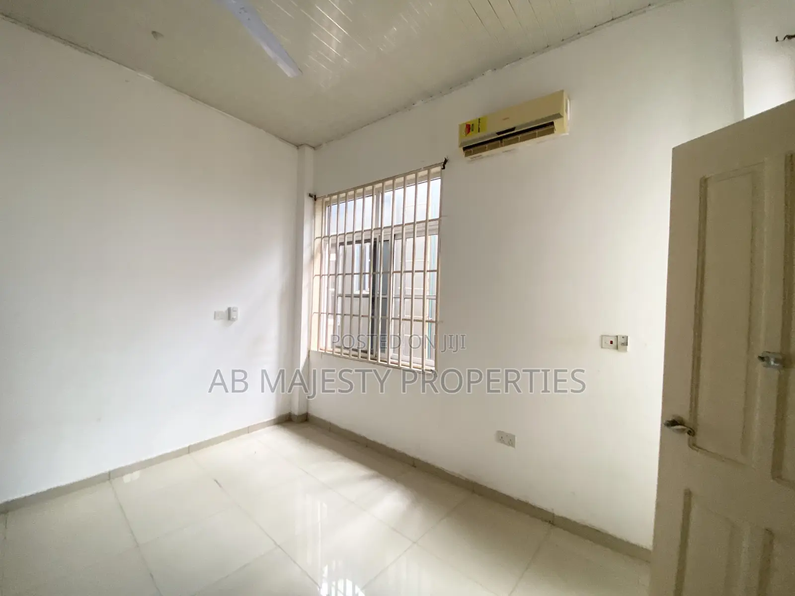 4bdrm Apartment in Ab Majesty, School Junction for rent