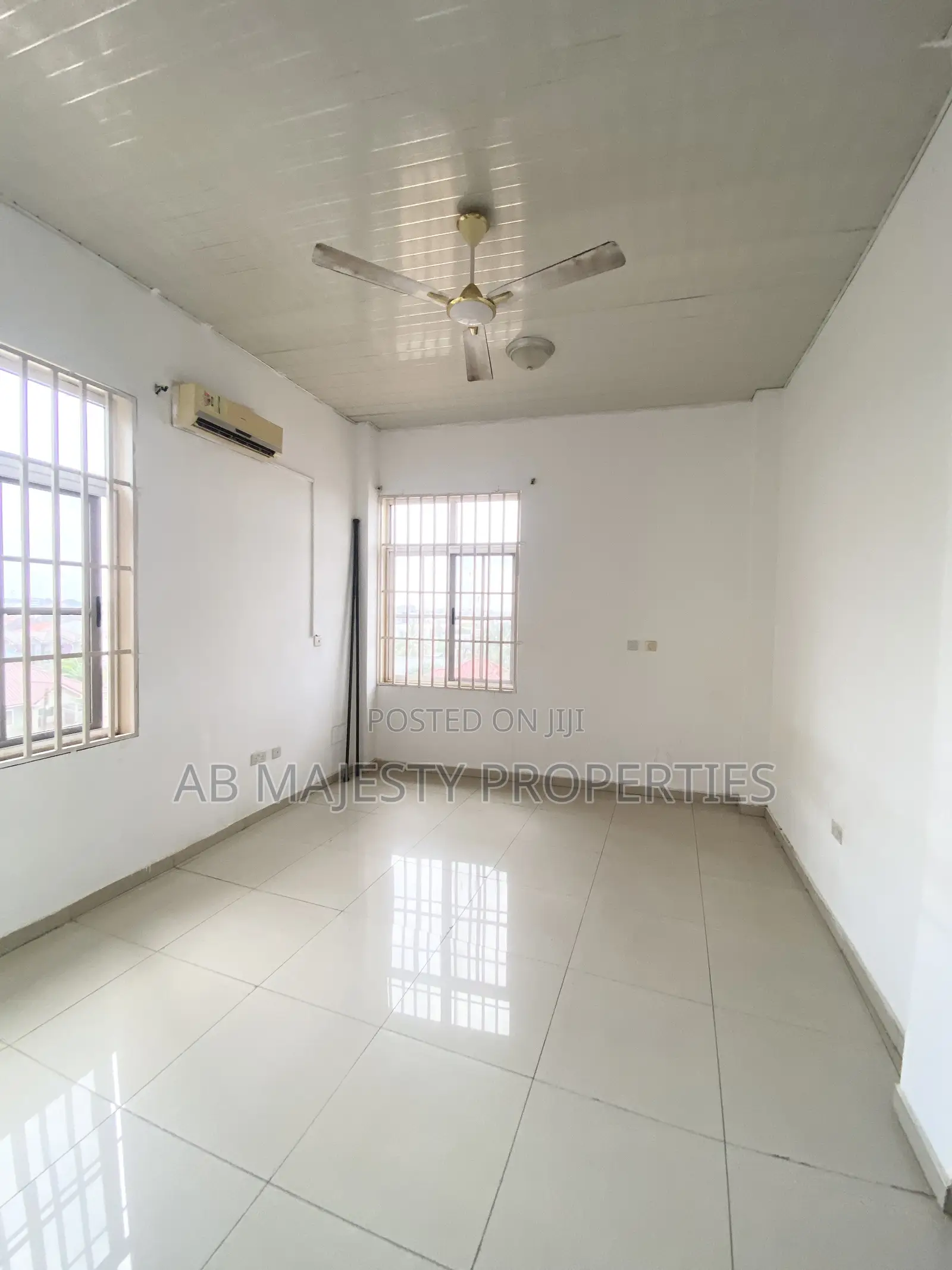 4bdrm Apartment in Ab Majesty, School Junction for rent