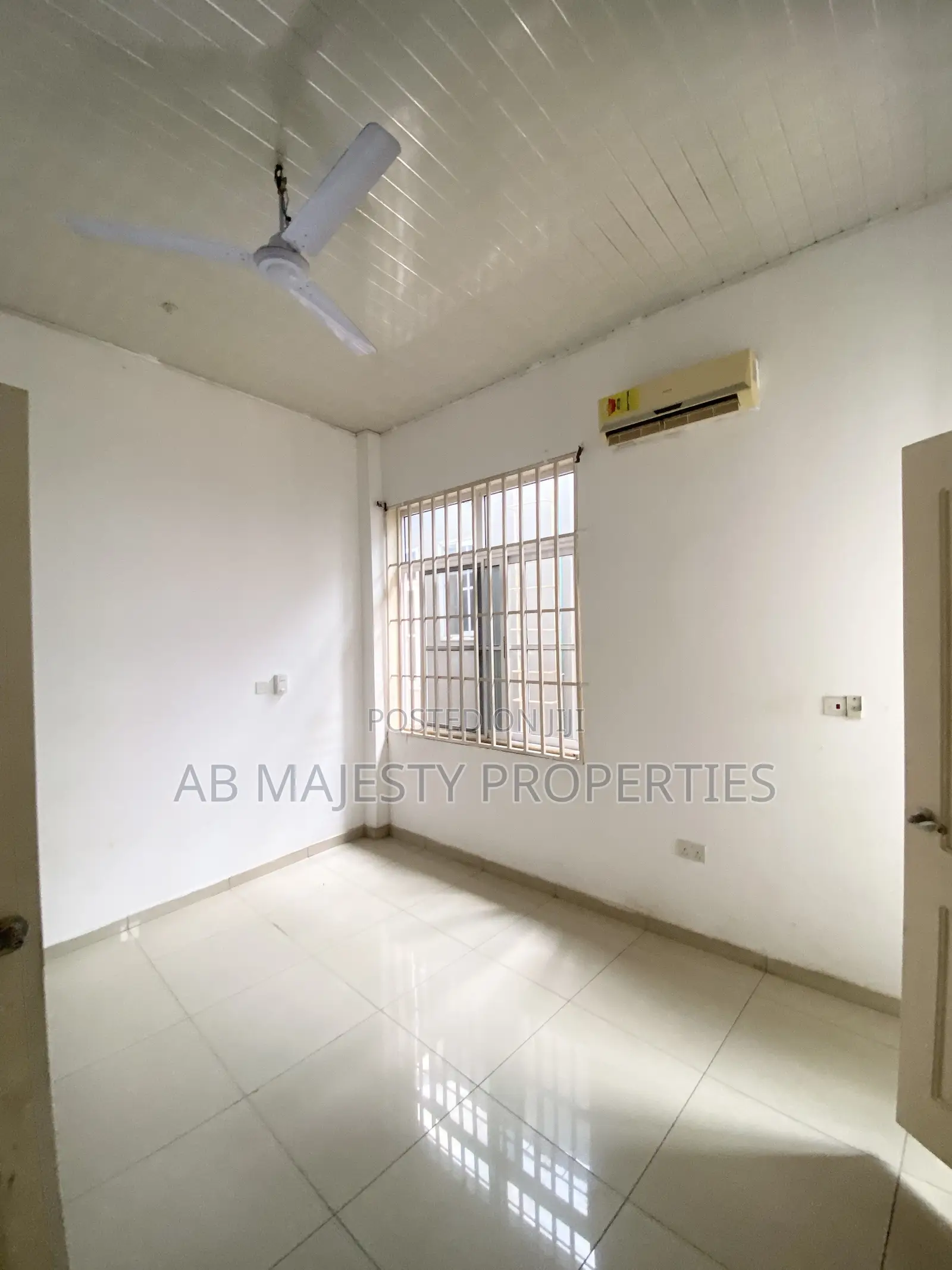 4bdrm Apartment in Ab Majesty, School Junction for rent