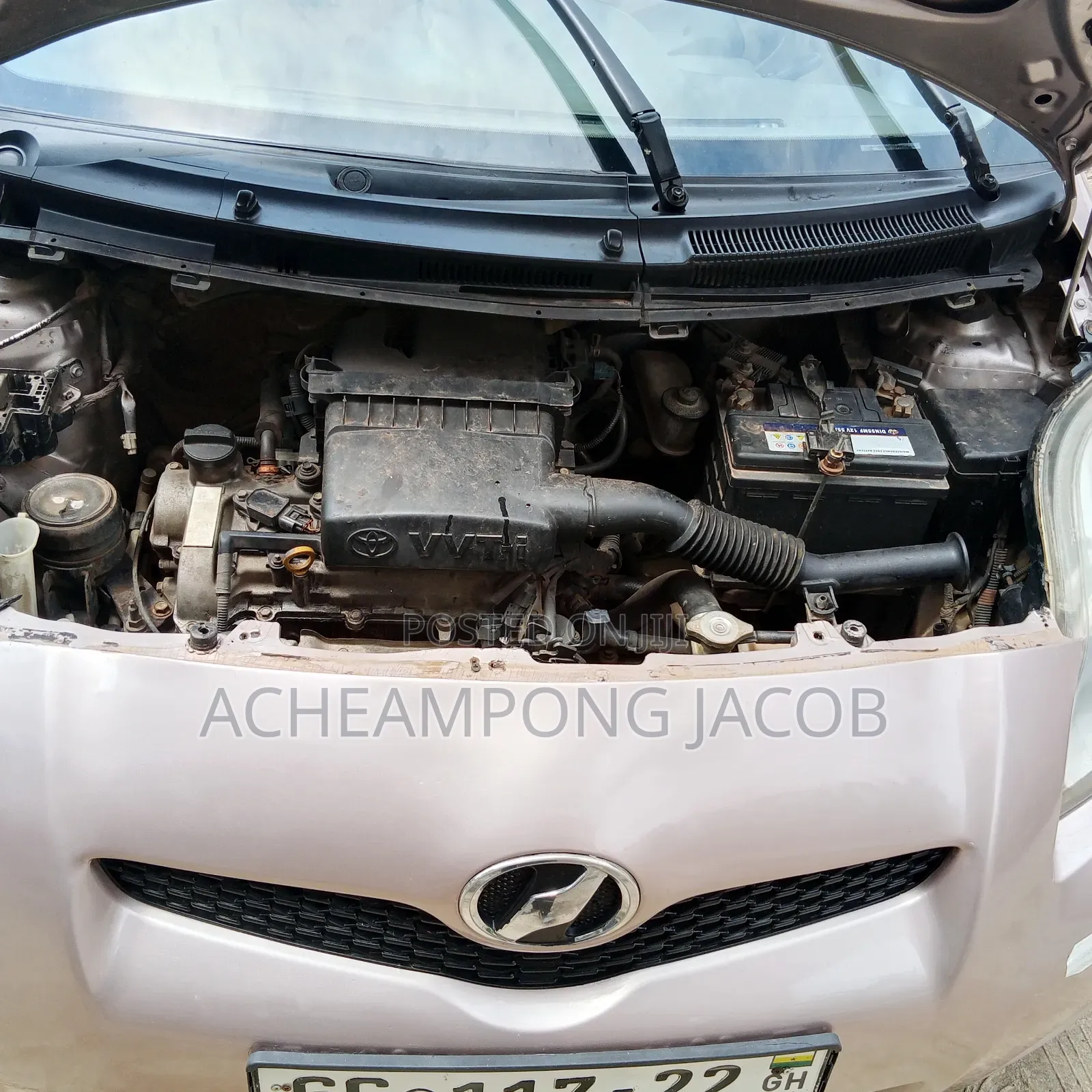 Toyota Vitz 2010 Off white