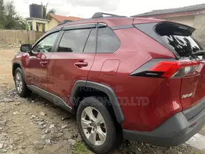 New Toyota RAV4 XLE AWD 2023 Red