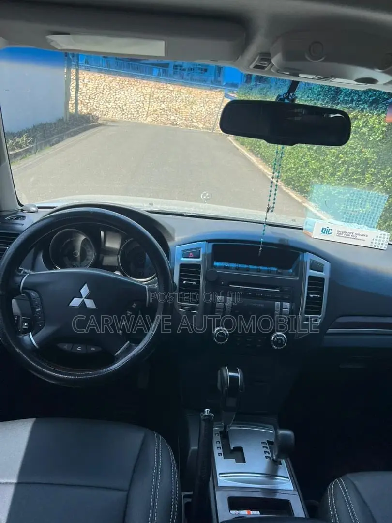 Mitsubishi Pajero V80 3.8 V6 GLS 2016 Silver