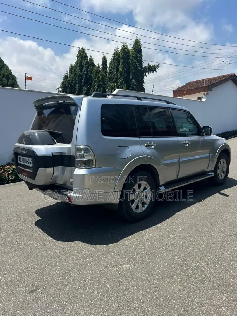 Mitsubishi Pajero V80 3.8 V6 GLS 2016 Silver
