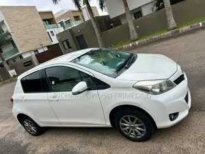 Toyota Vitz 1.3 FWD 5dr 2011 White