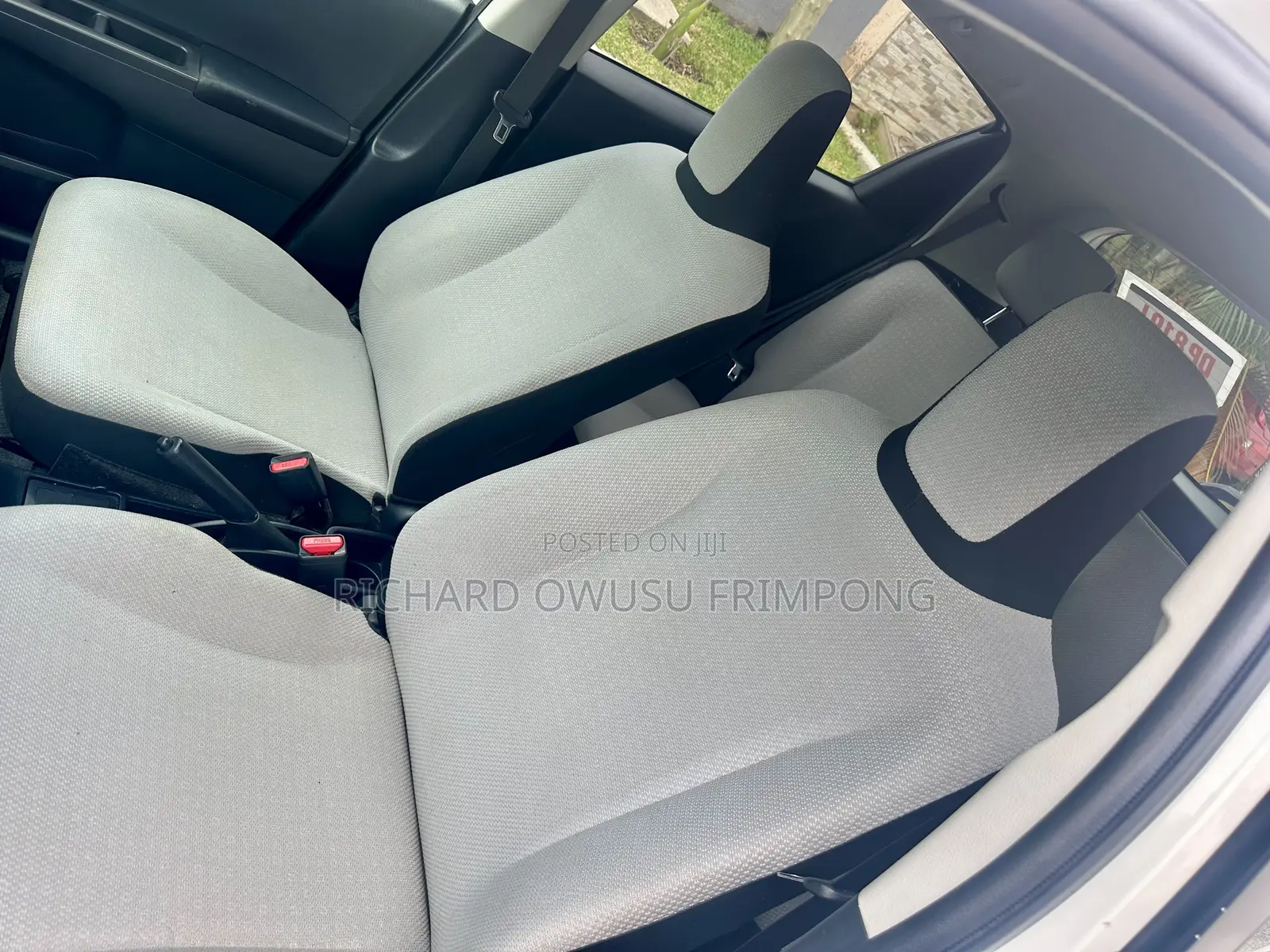 Toyota Vitz 1.3 FWD 5dr 2011 White