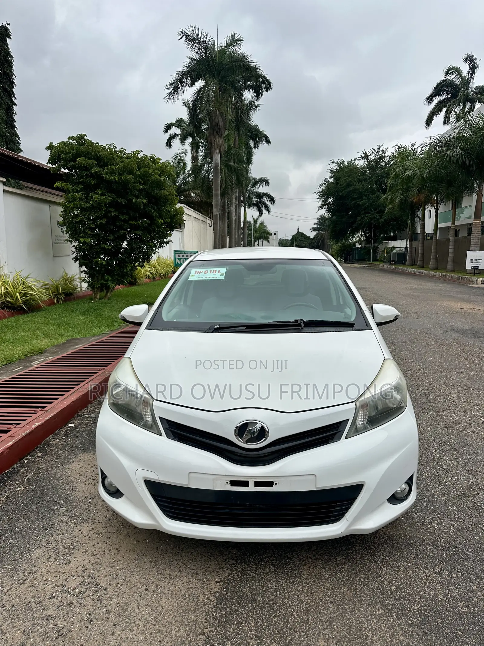 Toyota Vitz 1.3 FWD 5dr 2011 White