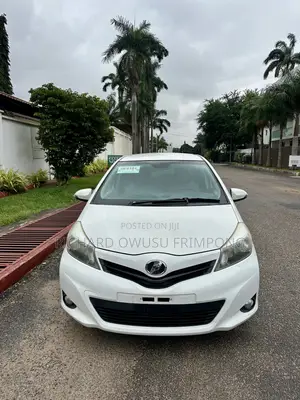 Toyota Vitz 1.3 FWD 5dr 2011 White