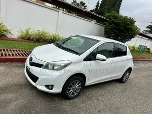 Toyota Vitz 1.3 FWD 5dr 2011 White