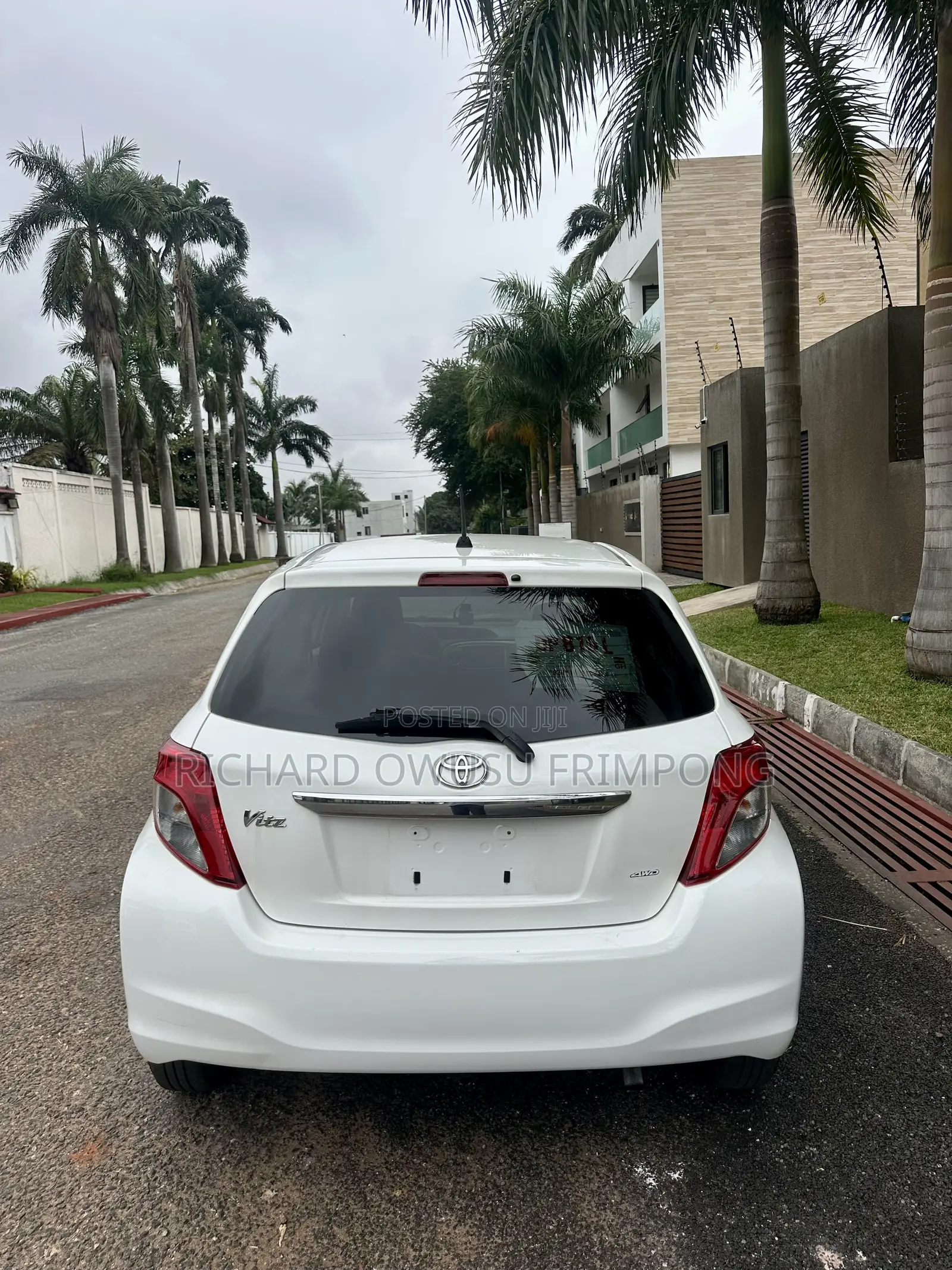 Toyota Vitz 1.3 FWD 5dr 2011 White