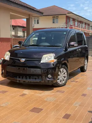 Toyota Sienta 1.5 FWD 2012 Purple