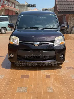 Toyota Sienta 1.5 FWD 2012 Purple