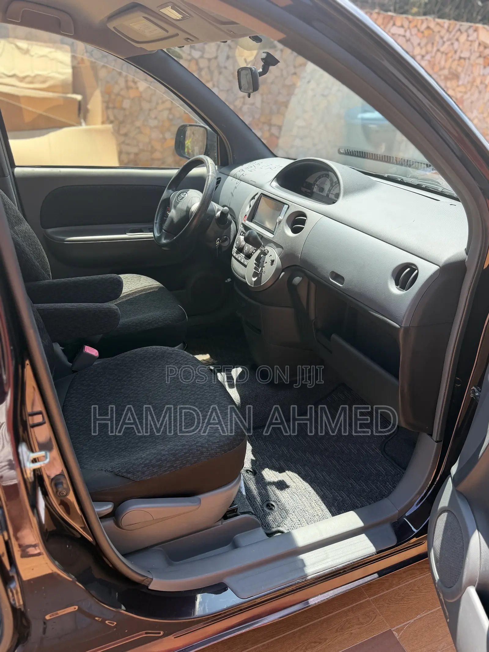 Toyota Sienta 1.5 FWD 2012 Purple