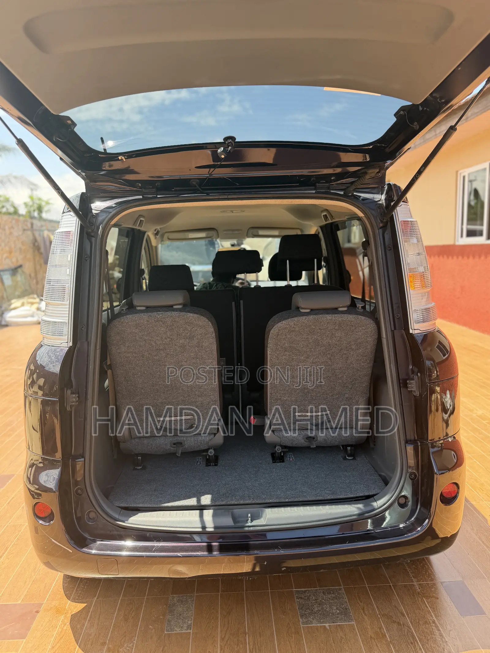 Toyota Sienta 1.5 FWD 2012 Purple